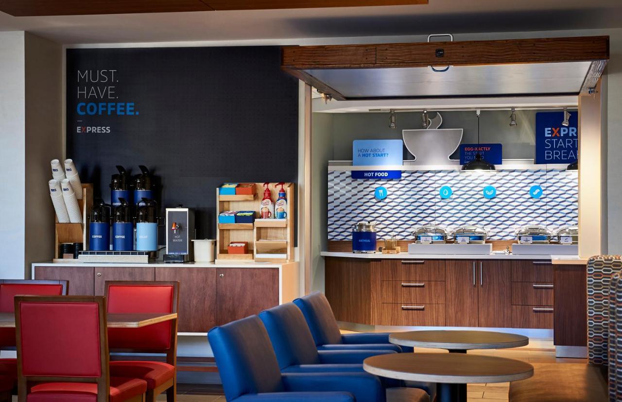 Holiday Inn Express & Suites - Milan - Sandusky Area By Ihg Bagian luar foto