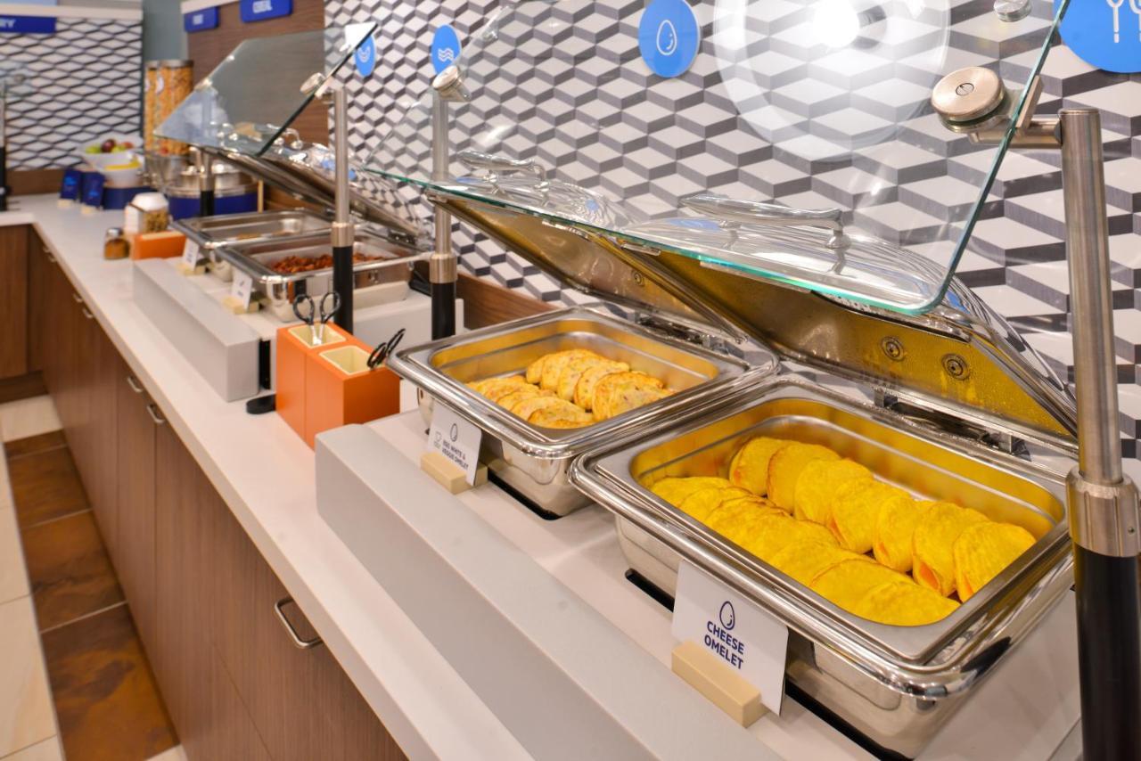 Holiday Inn Express & Suites - Milan - Sandusky Area By Ihg Bagian luar foto