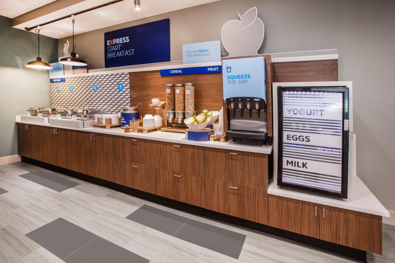 Holiday Inn Express & Suites - Milan - Sandusky Area By Ihg Bagian luar foto
