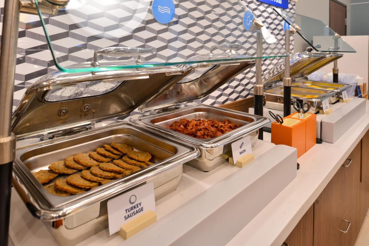 Holiday Inn Express & Suites - Milan - Sandusky Area By Ihg Bagian luar foto