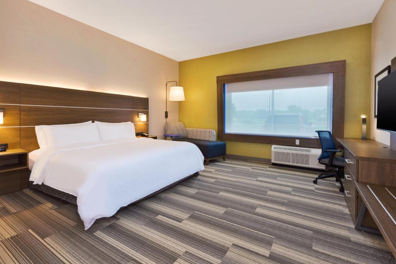 Holiday Inn Express & Suites - Milan - Sandusky Area By Ihg Bagian luar foto