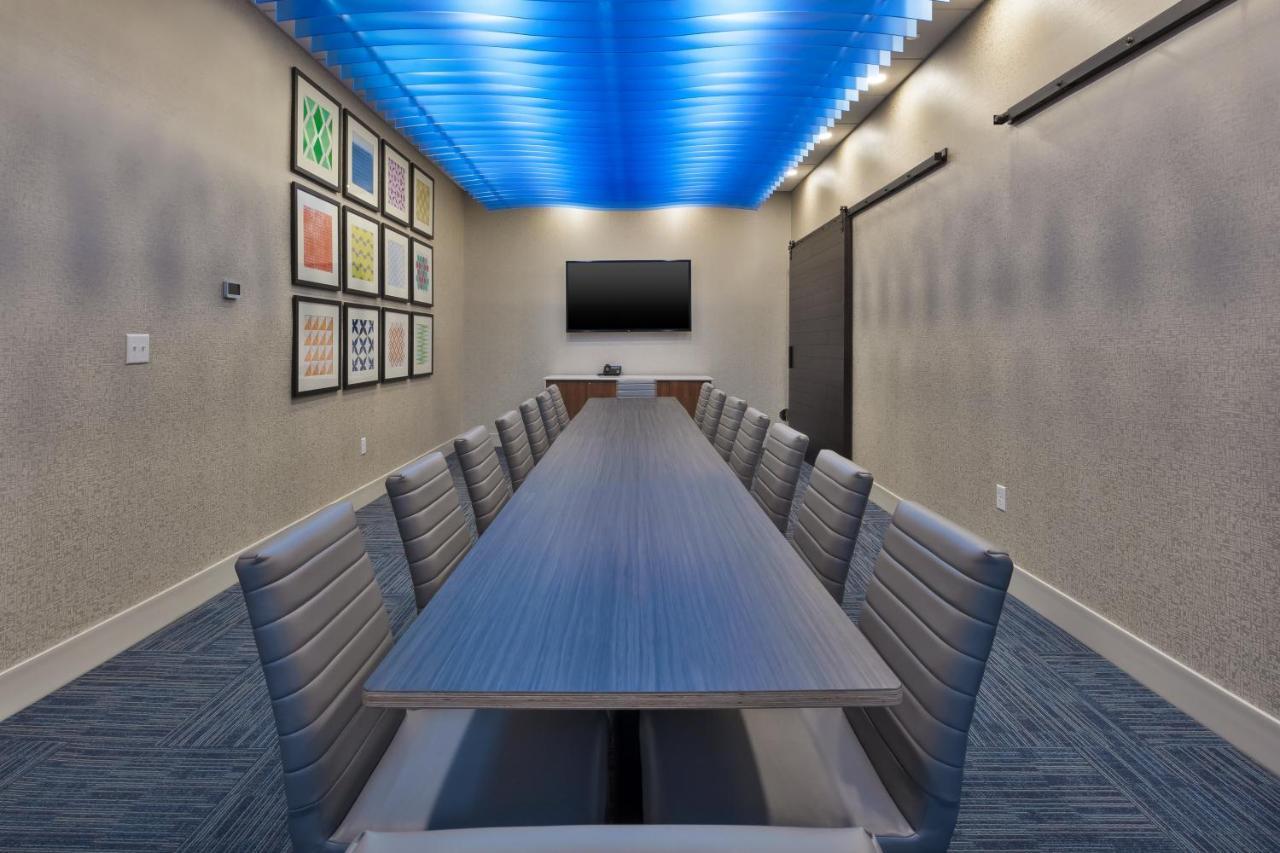 Holiday Inn Express & Suites - Milan - Sandusky Area By Ihg Bagian luar foto