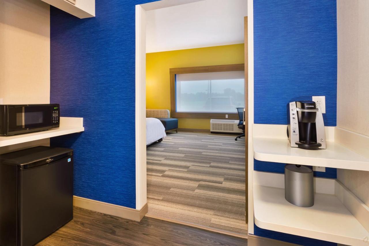 Holiday Inn Express & Suites - Milan - Sandusky Area By Ihg Bagian luar foto