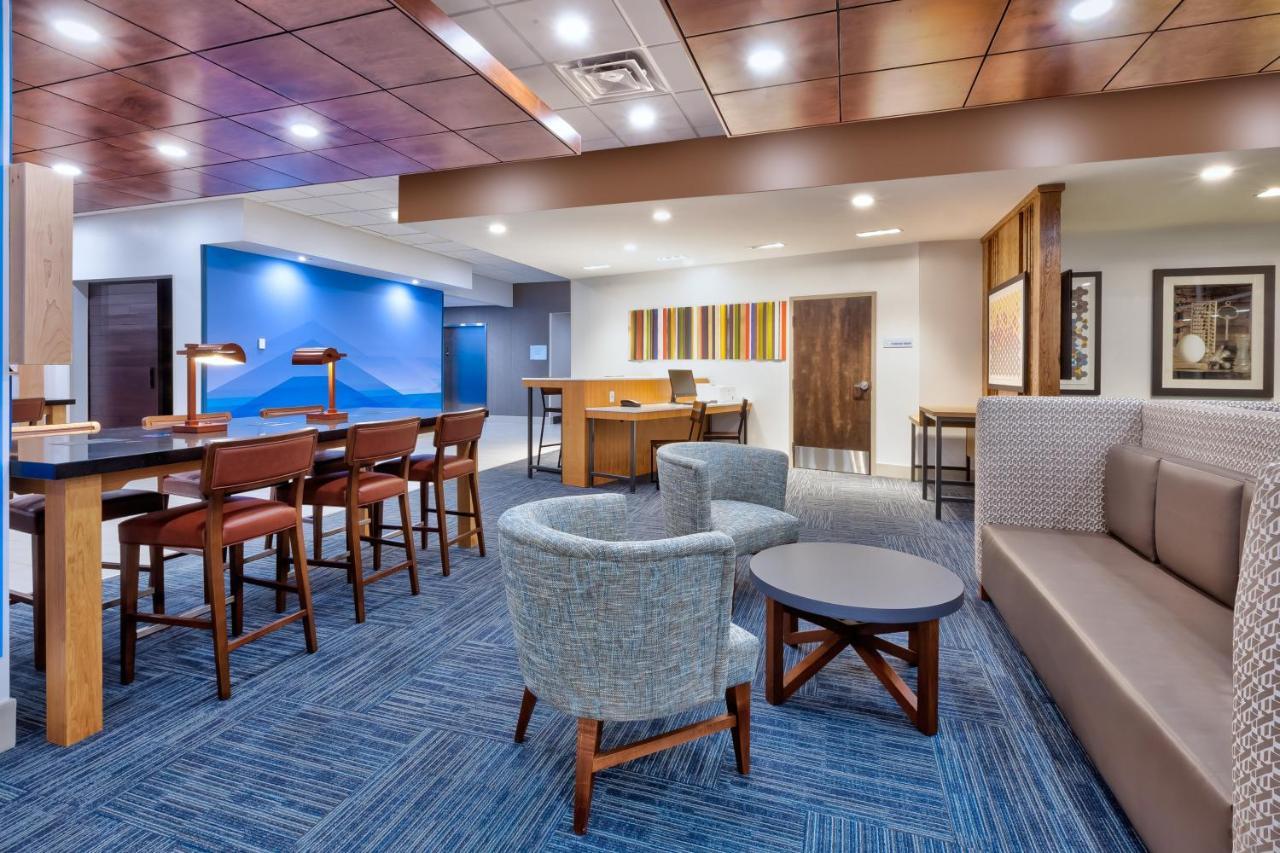 Holiday Inn Express & Suites - Milan - Sandusky Area By Ihg Bagian luar foto