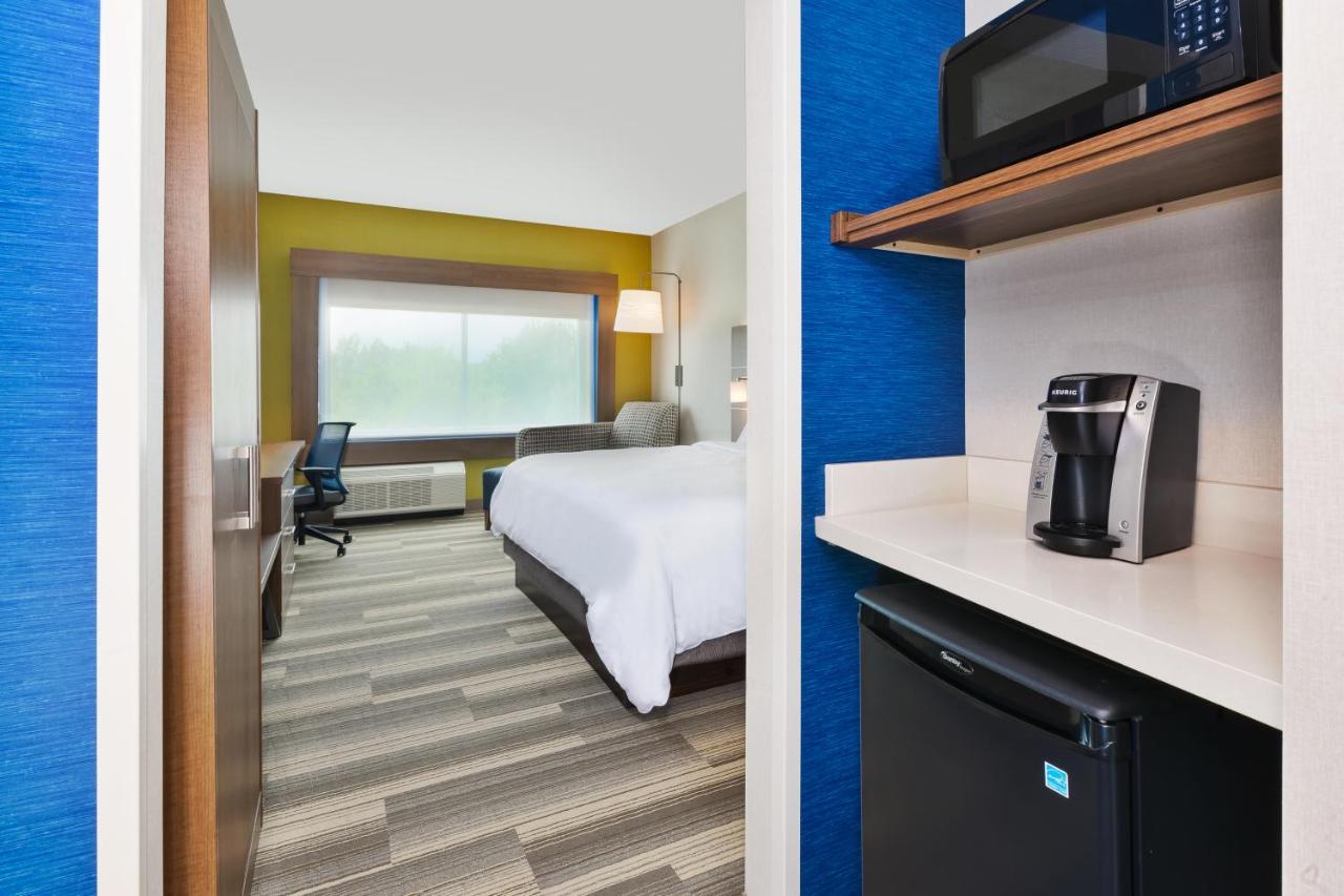 Holiday Inn Express & Suites - Milan - Sandusky Area By Ihg Bagian luar foto